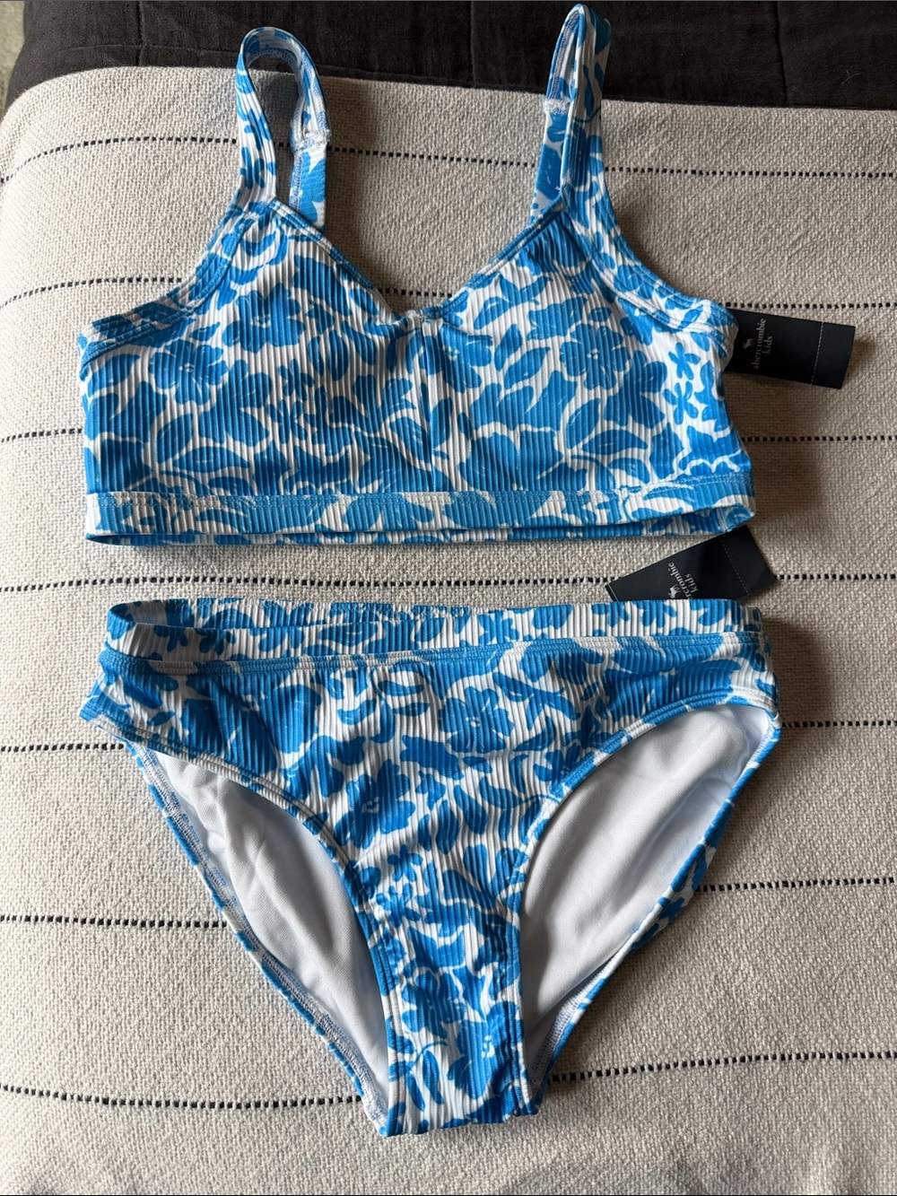 NWT abercrombie kids Blue & White Floral Ribbed Bikini Set size 15/16